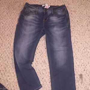 Size 9 No Boundaries quarter pants